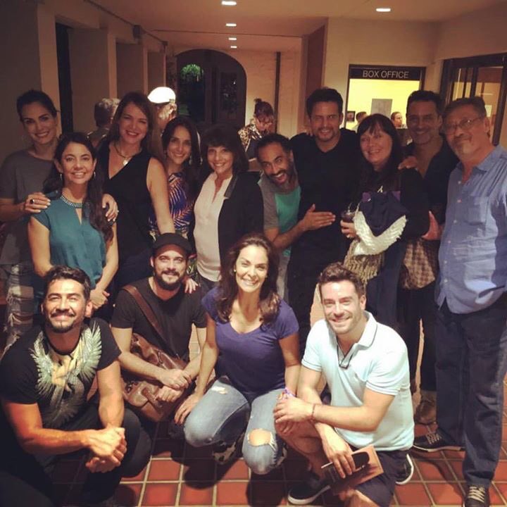 franPorrasFC's tweet photo. Anoche después de la función de #LaCalleAlFinalDelMundo @gabriel_porras @francheers51 @espinosajuanpa @yulburkle https://t.co/TPcdZJAwK6