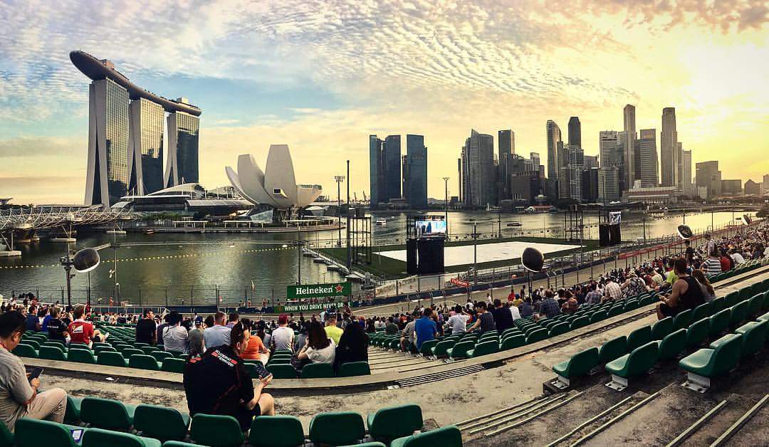 FlorentPpn's tweet photo. #SingaporeGP the event to attend in Asia at the moment #marinabay #baygrandstand #viewoftheday https://t.co/skyVXqxId5