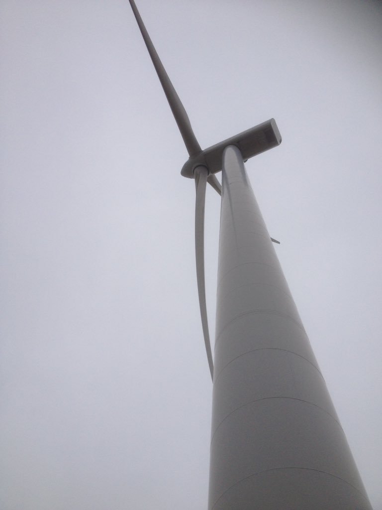 MClareHenry21's tweet photo. A windy day #ThriveOpenDay. Power sustainability one day for St Albans? #sustainablestalbans https://t.co/sg9cdCgZwt