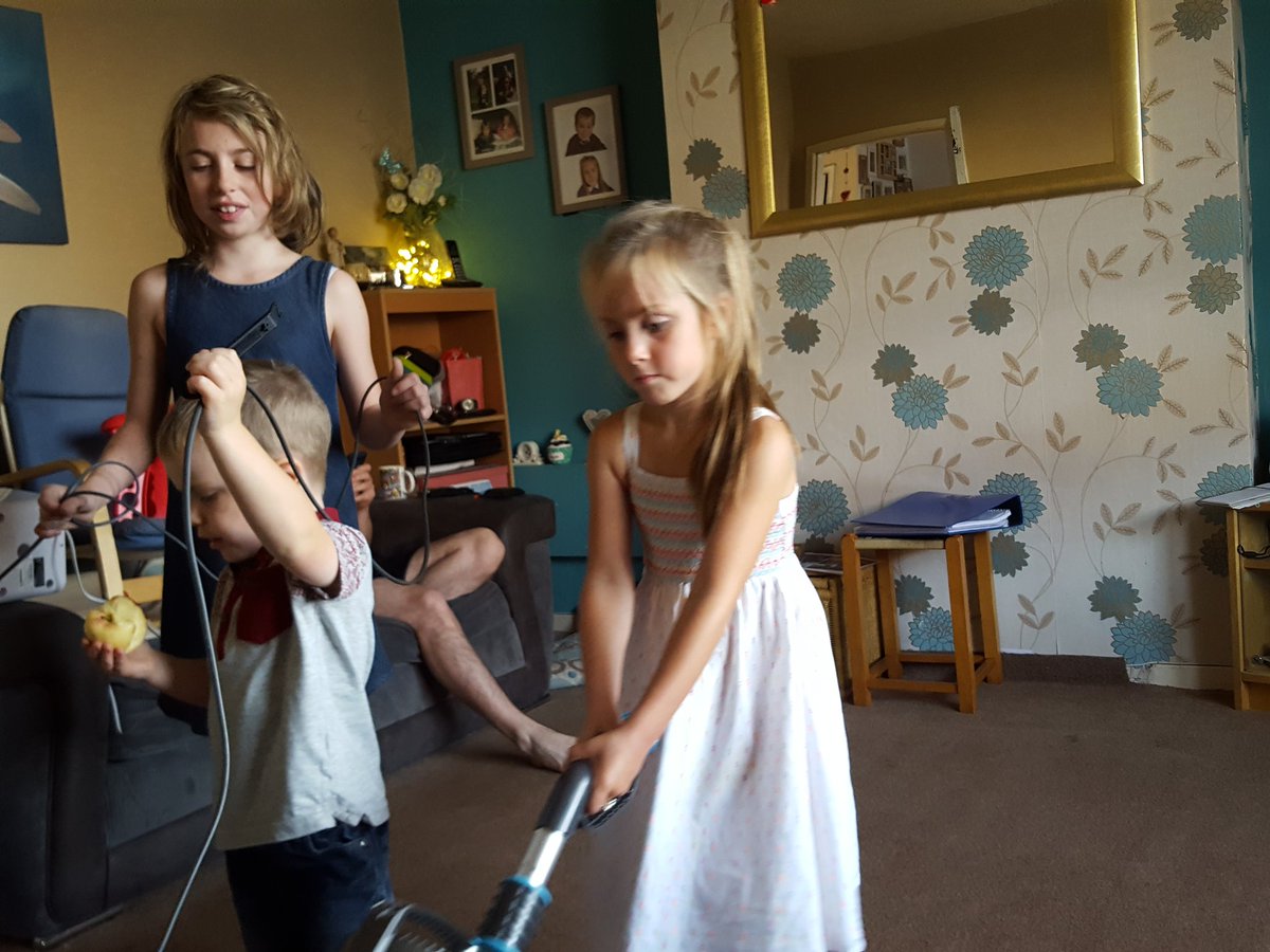 Toddletots1's tweet photo. @P2_1Langlees Alyssa decided she would like to learn to hoover, mummy said yes of course #lifeskilllearning . Hehe https://t.co/w8ZD2hU0ik