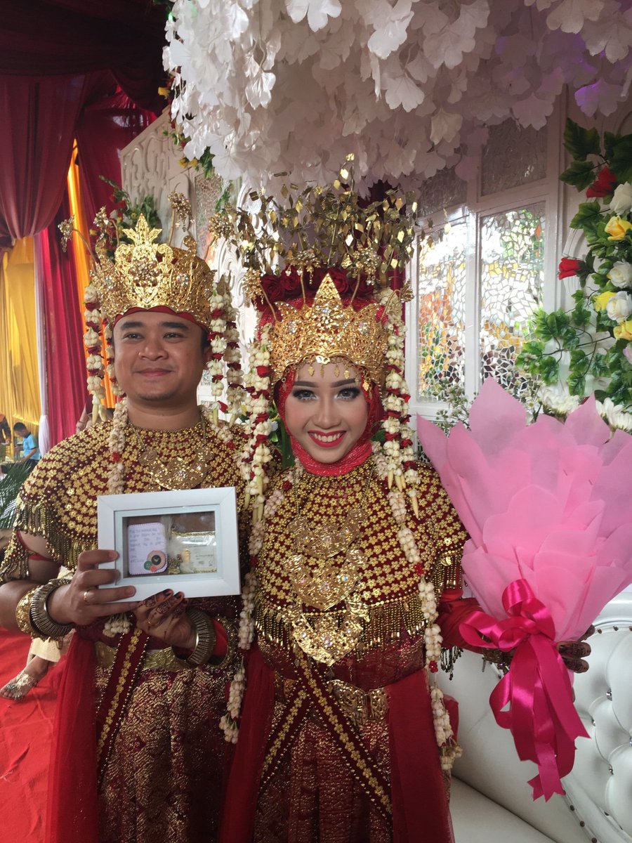 ISCdeux's tweet photo. Congratulations @devideviii for being th 1st ISC Deux girl to get married! May you experience the sweetest tale ever https://t.co/oOqM0TVCxx
