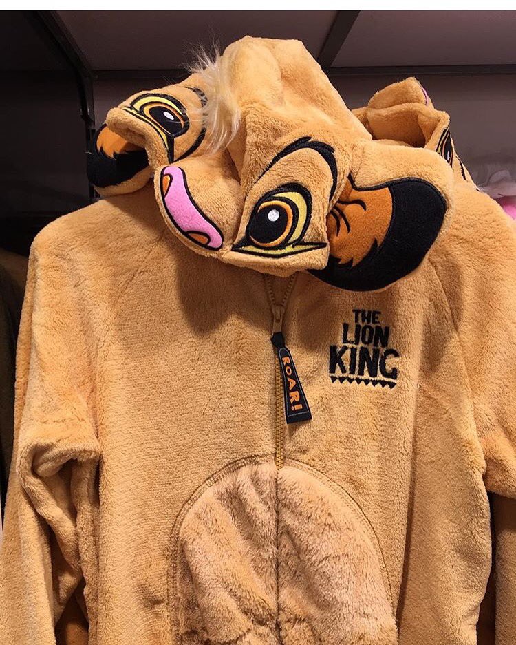 Redenaar familie stimuleren Disneyfind on Twitter: "NEW #lionking onesie from @Primark - this is so  cute 🦁 #primark #Simba https://t.co/QrrNHzvGsN" / Twitter