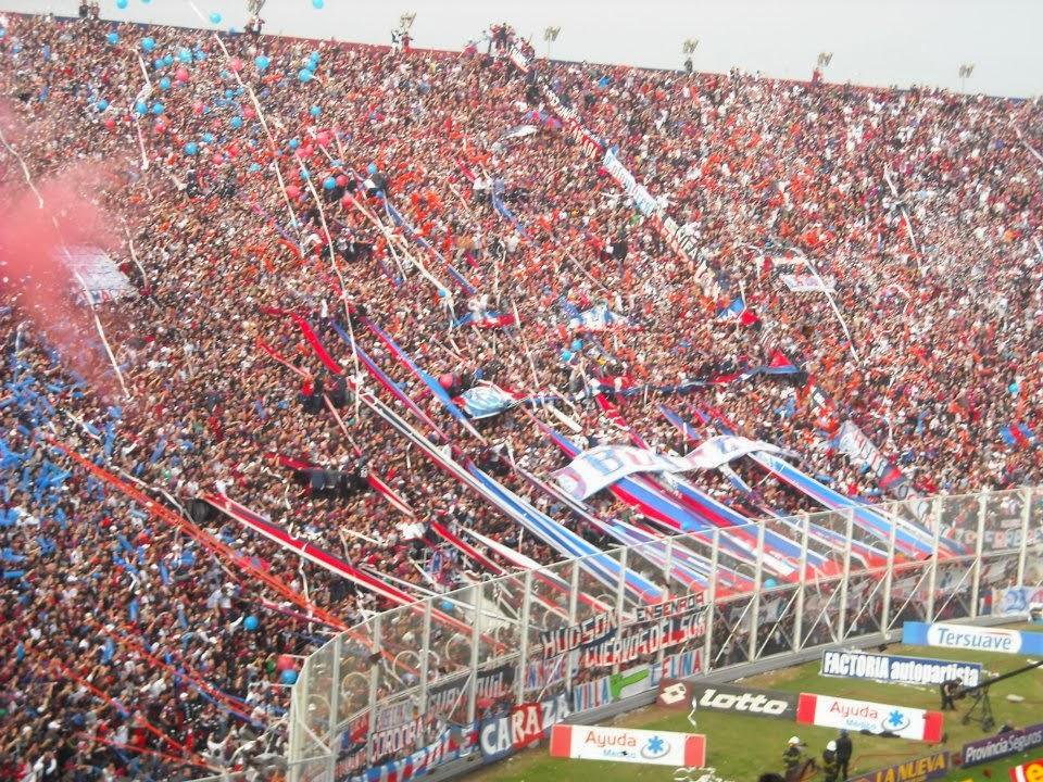 Hoy juega el papá de Boca y abuelo del GloBo. El de la Gloriosa hinchada q inventa canciones y las demas copian