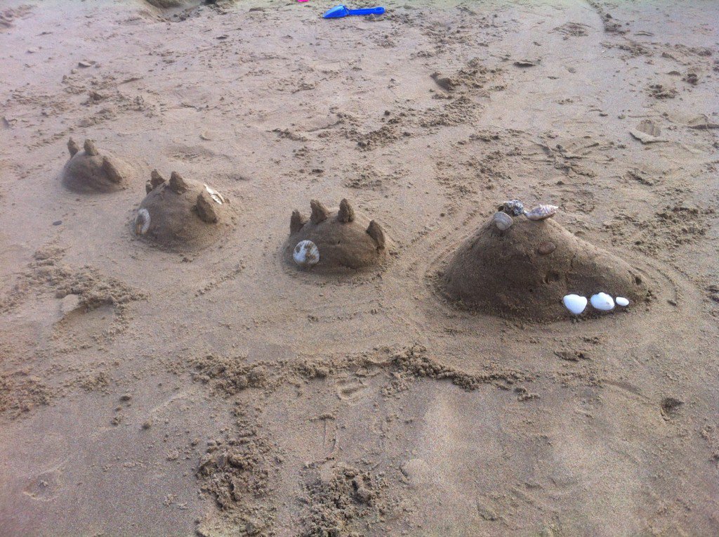 Gwen the plesiosaur made by <a href="/ClaireMSmith/">Claire</a> &amp; family #yorksfossilfest <a href="/smtrust/">SM</a> #seamonsterworkshop <a href="/Scarborough_UK/">Scarborough UK</a>