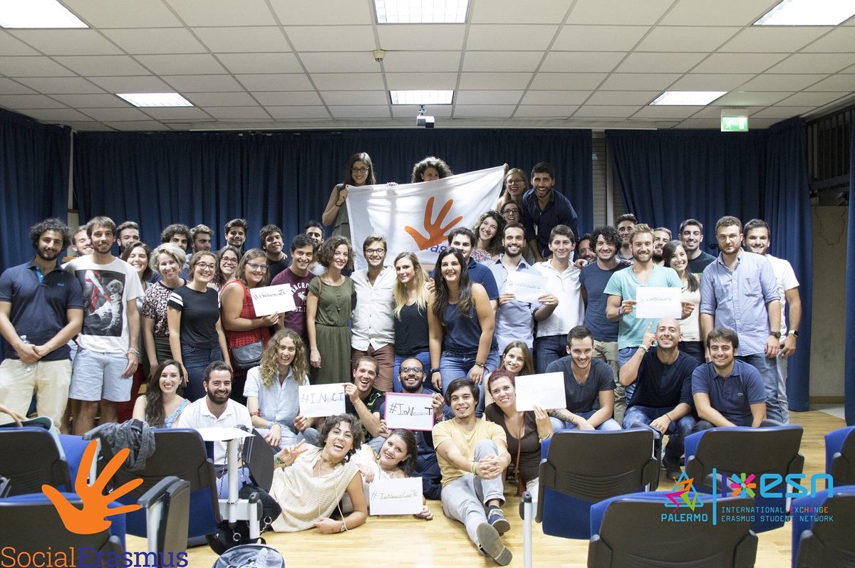 ESNPalermo's tweet photo. Join the campaign! Grap a paper, write #IOnascoConTe and post a photo on Instagram#cuammsicilia #socialerasmusItaly https://t.co/FswIw86KuU