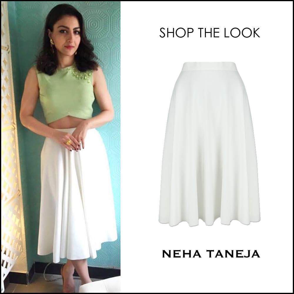 #SohaAliKhan in a #white #NehaTaneja #skirt.
Inbox for details.
#India #Fashion #Bollywood #bollywoodfashion