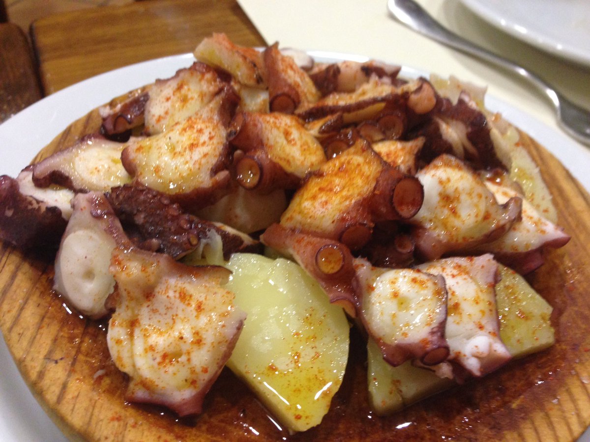 oferrado's tweet photo. Hoxe pulpo á feira! https://t.co/INqGsoze1I