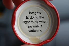 's tweet image. "Real #integrity is doing the right thing, knowing that nobody's going to know whether you did it or not." Oprah