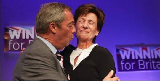 elliefayelucy1's tweet image. The best thing 😆😷😷😷 #Farage #retch