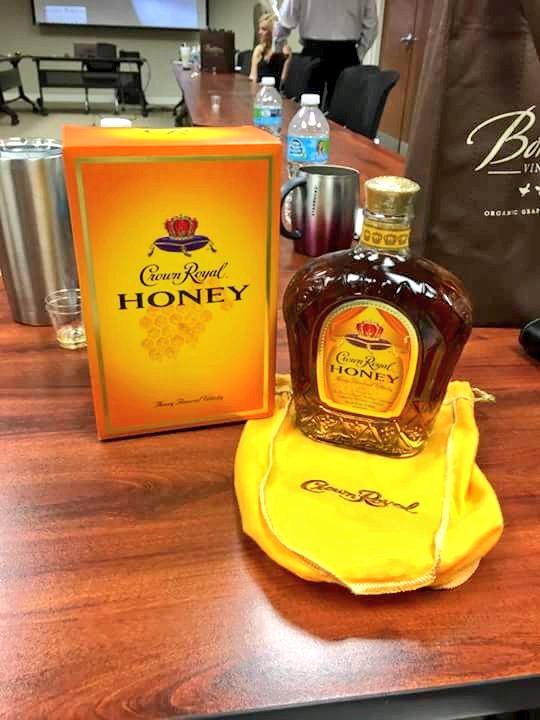 ZeGeezy69's tweet photo. I get so horny when in drink lol😉😉😉 https://t.co/C3HJ221IkX