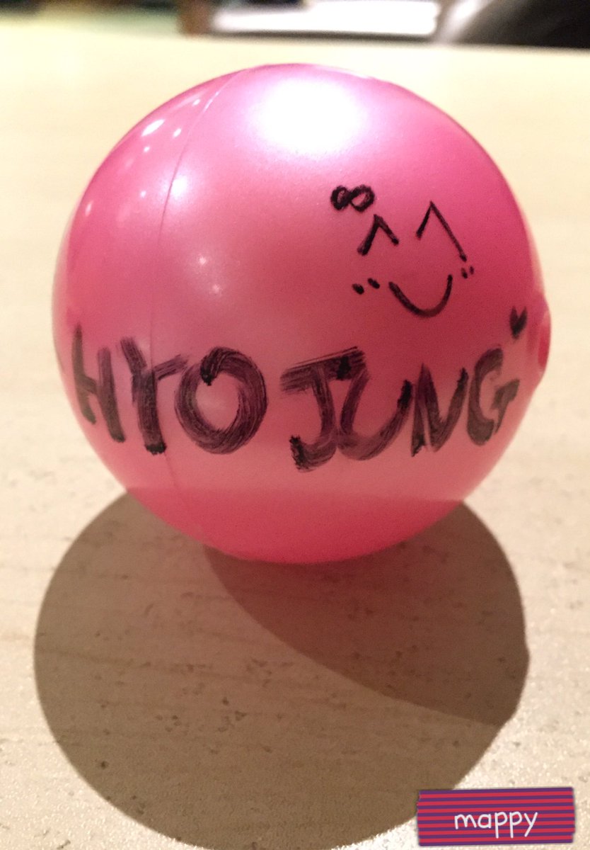 xwoxe's tweet photo. 160917 #KNF2016 OH MY GIRL
上がってきましたね!
ヒョジョンちゃんのサインボールの絵が
可愛すぎる😆💕
#오마이걸 #OHMYGIRL #효정 #아린 #진이 #지호 #비니 #미미 #승희 #유아 https://t.co/dvq6Mnl6im