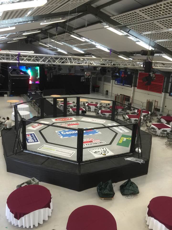 MAaction's tweet image. Up in the crows nest setting up the lock off camera for @ContendersMMA tonight.