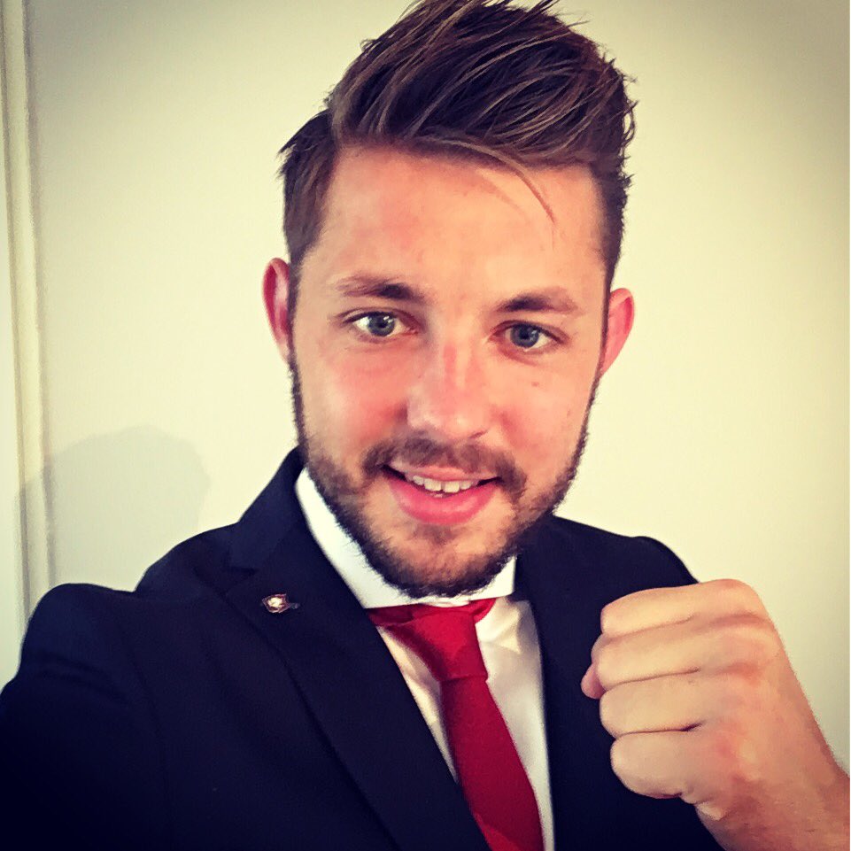 hengelmannick's tweet photo. Matchday!! Dress to impress, vandaag de 3 puntjes in de Grolsch Veste houden!! 👊🏻⚽️ #fctado https://t.co/trv4FPJR66