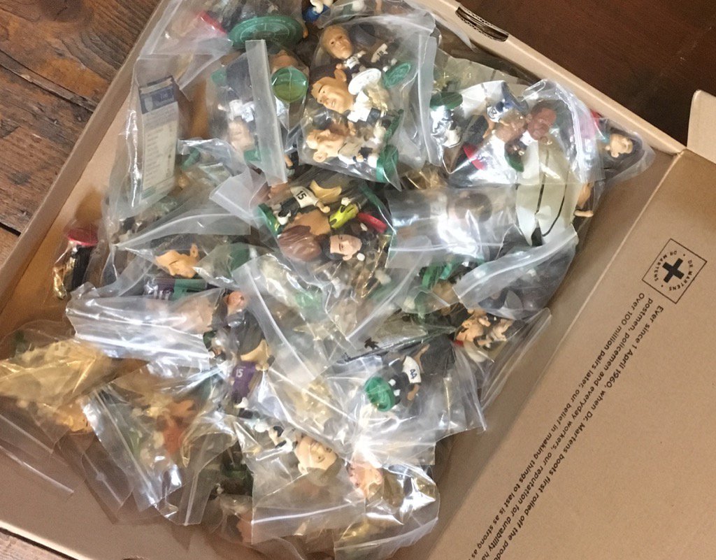 AlexClark3's tweet photo. I thought this Dr Martens box was empty and nearly threw it in the recycling #canyouimagine #littlespurs https://t.co/d9xilwJtkH