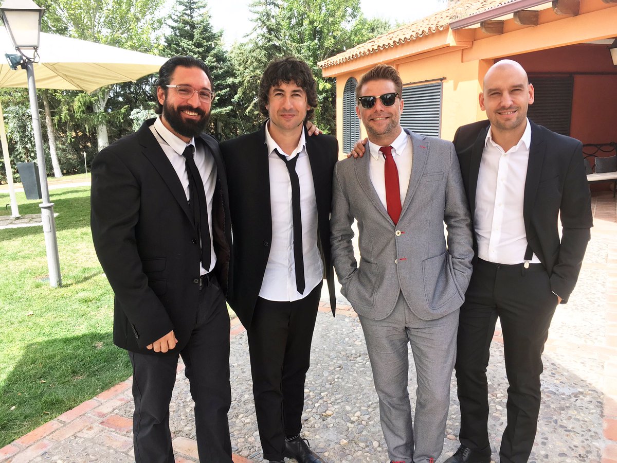 LaMusicalite's tweet photo. Nos encantan las bodas. Vivan los novios!!! 🎉🎉🎉 https://t.co/zH00voAWR3