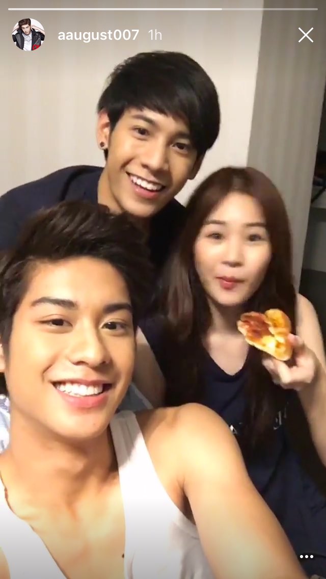 น่ารักแบบยกทีม 😊😍 <a href="/stjinx_maya/">ในโซเชียลฉันเป็นทุกอย่างที่ไม่ใช่ศิลปิน.</a> <a href="/AppleLAPIS/">Apple Lapisara</a> <a href="/AugustZu/">AugustVachiravit</a> #SingtoPrachaya #uprinceseries # #เฟิร์สคลาส