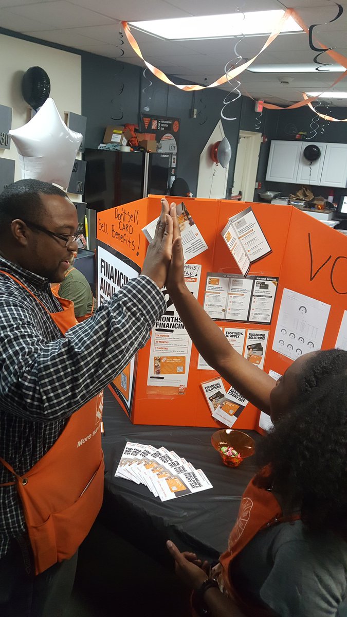 Carla running the Pro and Service connect PK table and SASM Leon talking credit with Lulu #successsharing