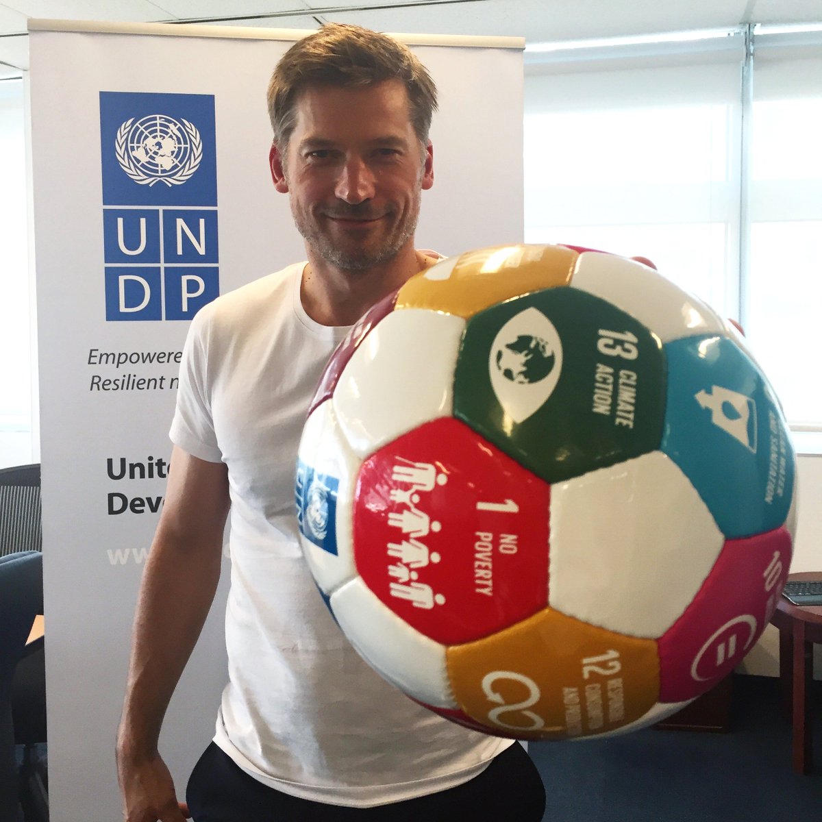 UNDP's tweet photo. Kicking #goals to #endpoverty? Tune in for our #GGWCup w/ @nikolajcw &amp; @eirsoccer tomorrow: https://t.co/hPBBUAZ3wz https://t.co/1O8oQqjwVX