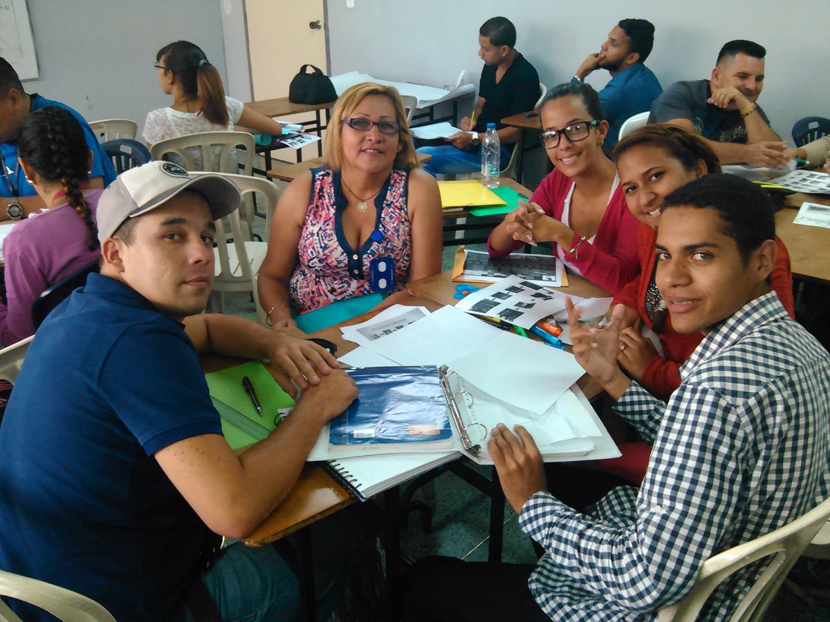 cdelpino18's tweet photo. @prof_ebbert nosotros del 7sb del @IUPG Utilizamos el #usolastic en la clase de informatica. https://t.co/o7wdYkRe3N