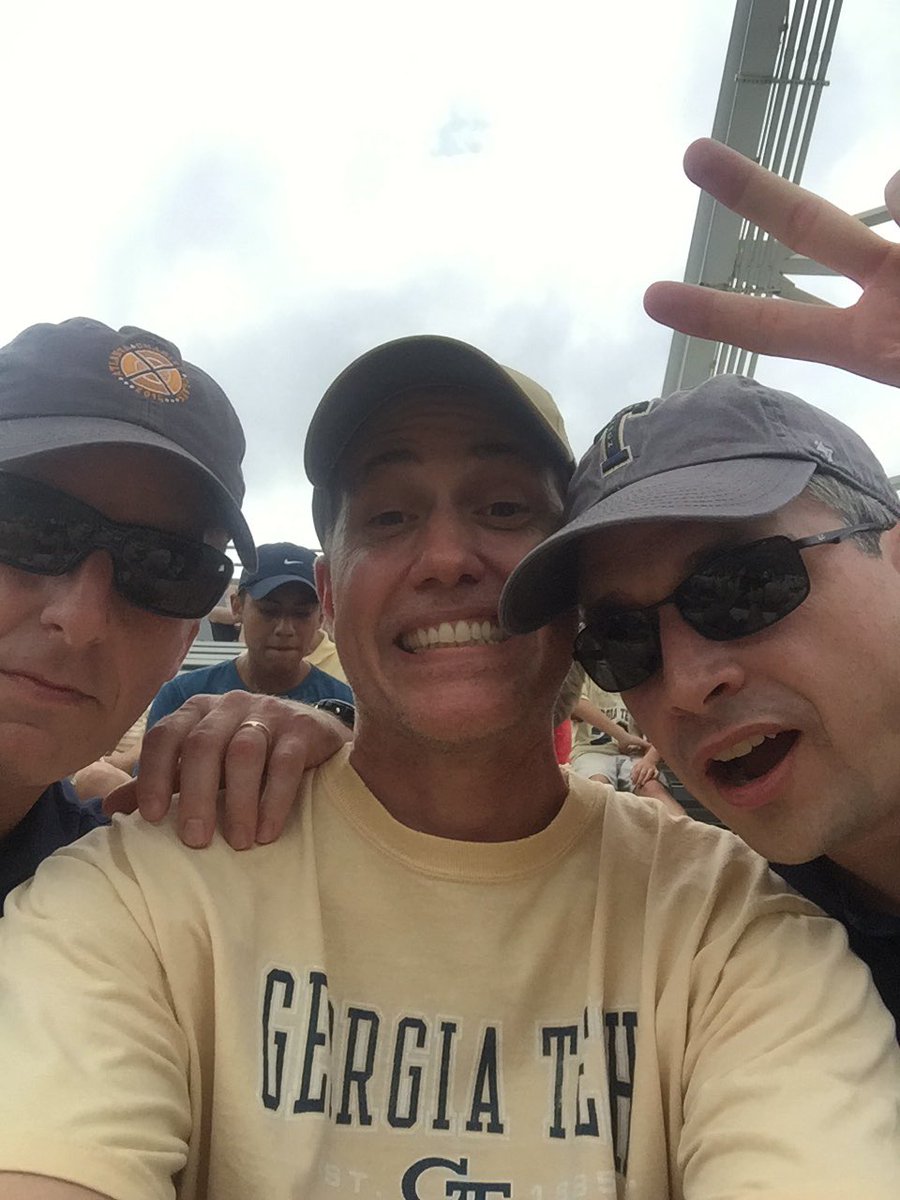 dalewilliams12's tweet photo. Takin in the game #TogetherWeSwarm https://t.co/cfdGzAoP6t