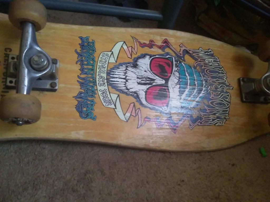 dulce_powell's tweet photo. This is my skateboard https://t.co/IPm0VCn6oq