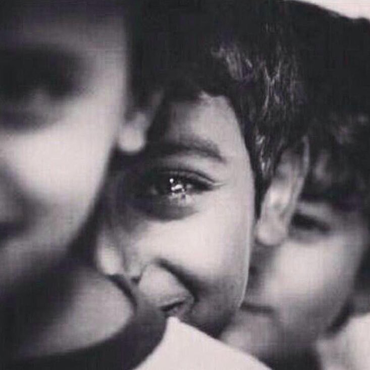 3byaah's tweet photo. عندما يلمس الأغنياء سعادة الفقراء سيدركون أن أموالهم وجمالهم وقوتهم لا تعني شيئاً.

-نجيب محفوظ https://t.co/UhDWzcl1NZ
