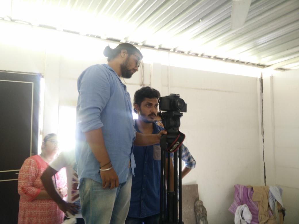 kbafna453's tweet photo. Behind the https://t.co/tERGpRNRGN of the World! #TA 2064 @iFilmProject #filmin50hours https://t.co/GeRU57kSbd