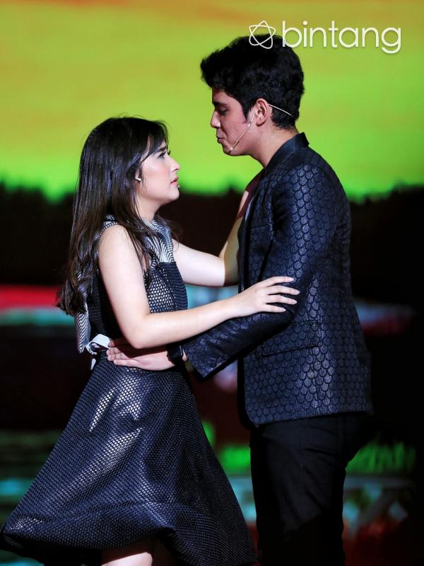 SCTV's tweet photo. Aliando Syarief &amp; Prilly Latuconsina Meriahkan Malam Puncak FFB https://t.co/OsVg6rkuIp via @bintangcomID https://t.co/OKRuHJQovq