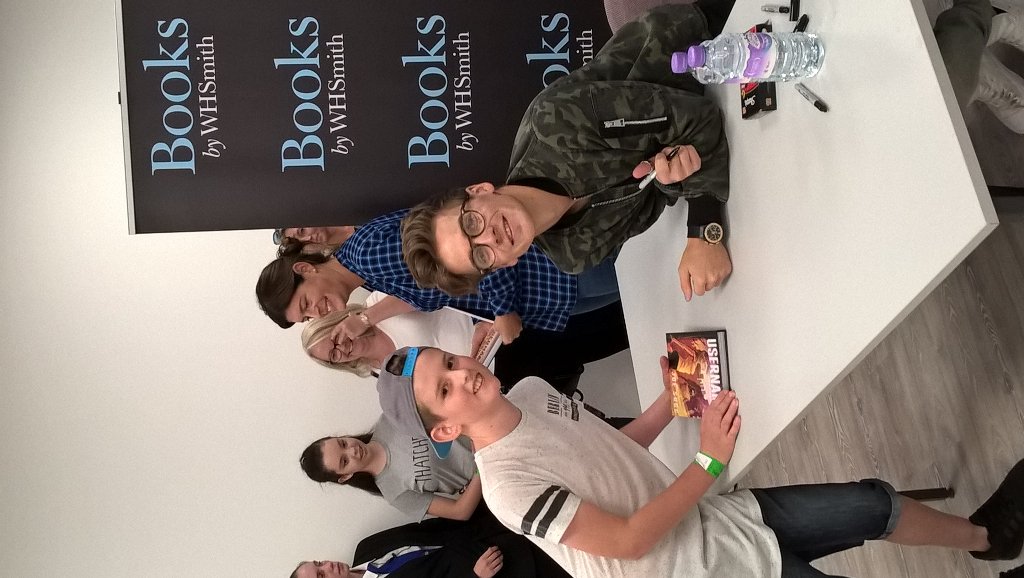hashtag_white's tweet photo. Thanks for coming to Bristol!!😁😁 https://t.co/G9jdn15wXr