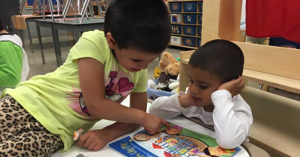 KentPage's tweet photo. 75% of #Syria #refugees to #Canada are under age of 18; Many of them started school last week. v/@uniceflive https://t.co/0ozsJyobAw