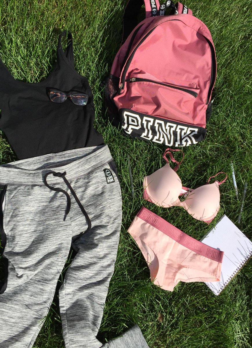Saturday fleece feels. $30 Fleece Bottoms for a limited time! s.vspink.com/Jsq