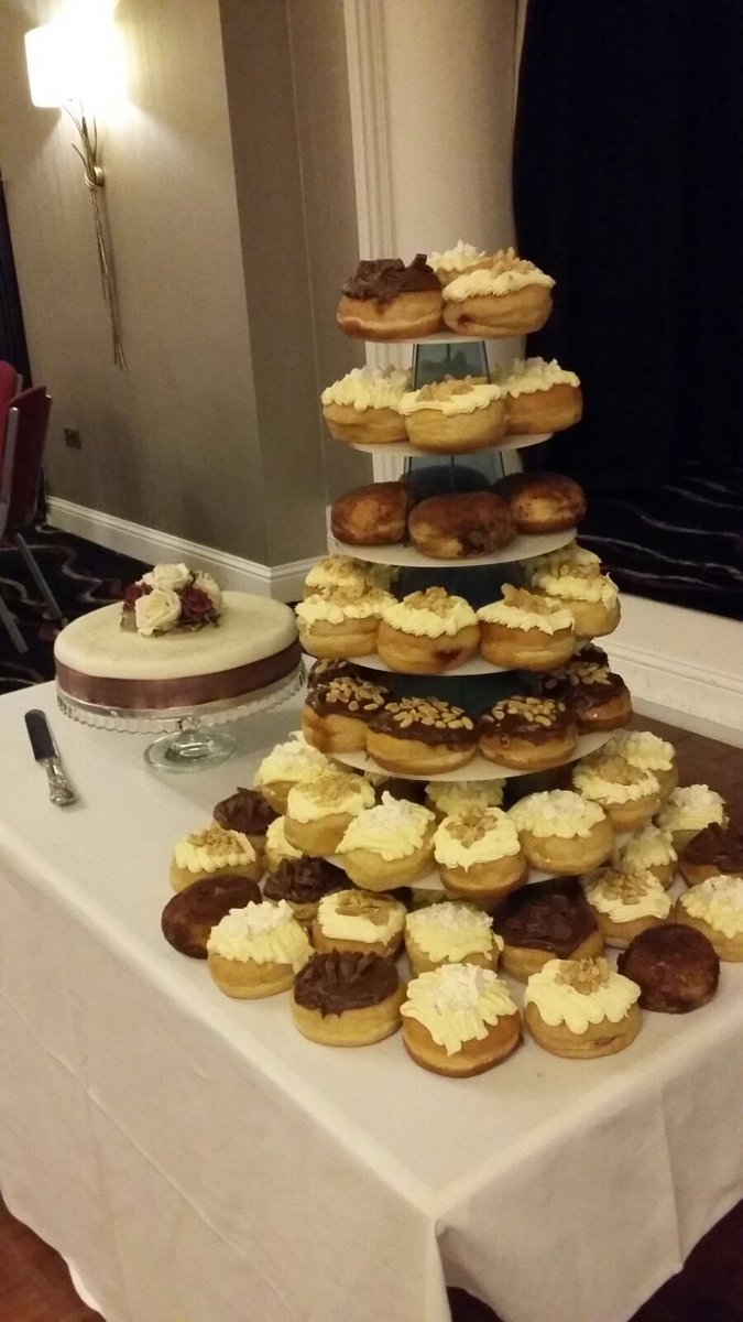 halo_donuts's tweet photo. Congratulations to Craig and his lovely bride on your #wedding day 💗👰🏼💍 #fresh #food #mmmdonuts #Notts #derby #RT https://t.co/evlYxmwudf