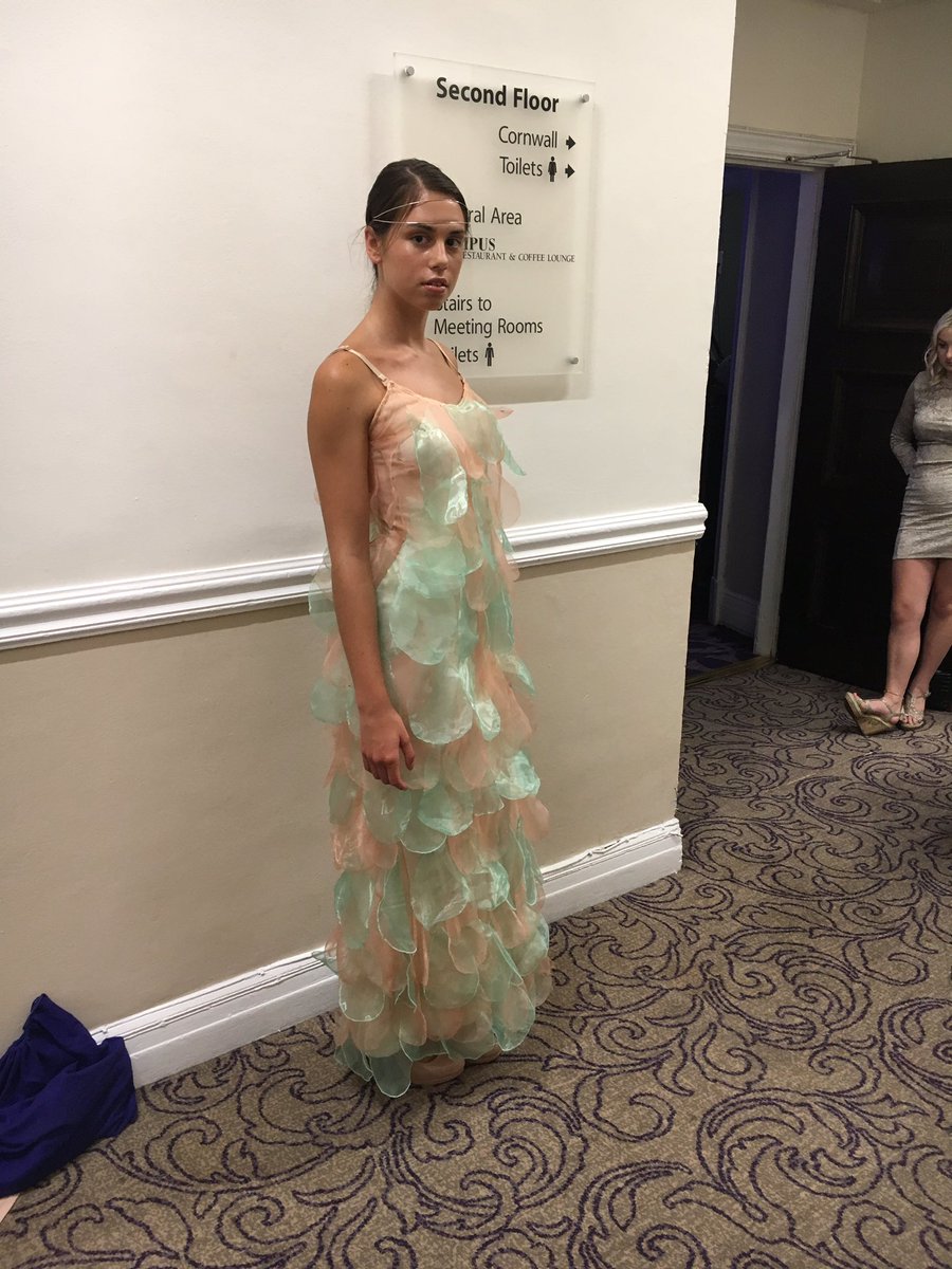 HollieOCModel's tweet photo. Great first show @AMISDesigns love your designs @fashionfinest #lfw #LFWSS17 #designers #models #backstage https://t.co/YXLePgoNFx