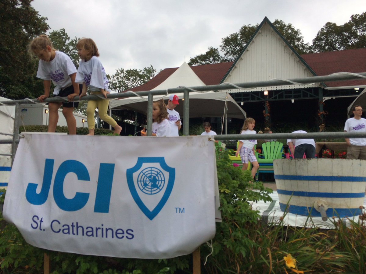 JCIStCatharines's tweet photo. We are all set! The Mayor's #GrapeStomp kicks off in 20 minutes! @StompPoverty https://t.co/FPhge9w5wn