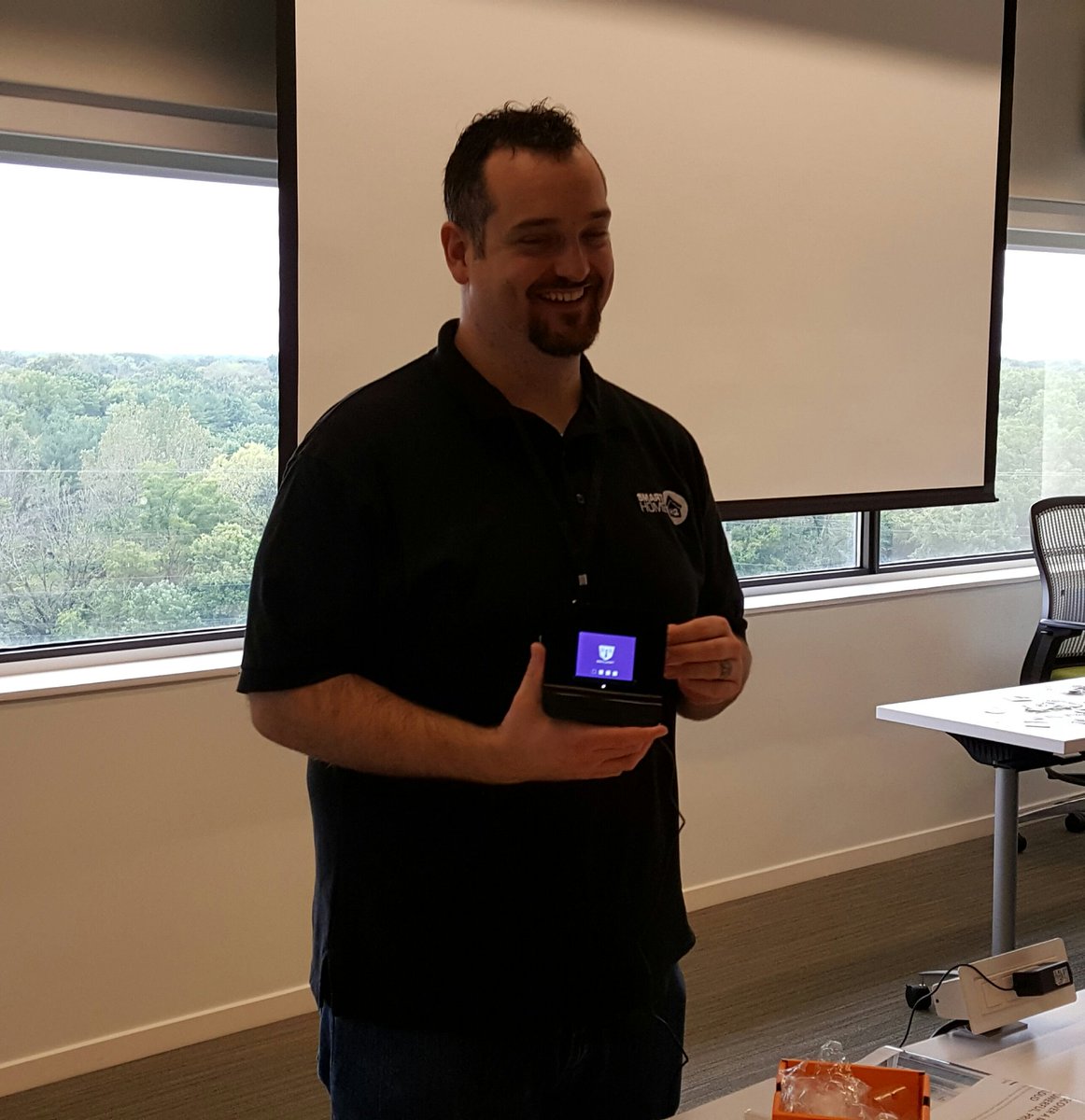 awraynor's tweet image. @cscompton from @SmartHomeHQ   and the @Securifi Almond 2015 #meetup2016