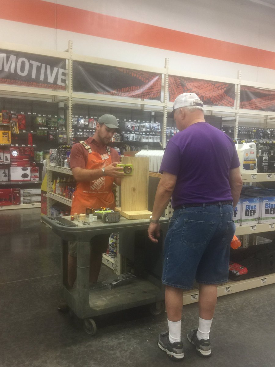 DevinG37's tweet photo. Hardware associate Devin K. Delivering excellent customer service in the how to clinic! #homedepot #swbest https://t.co/84dErxf7Cc