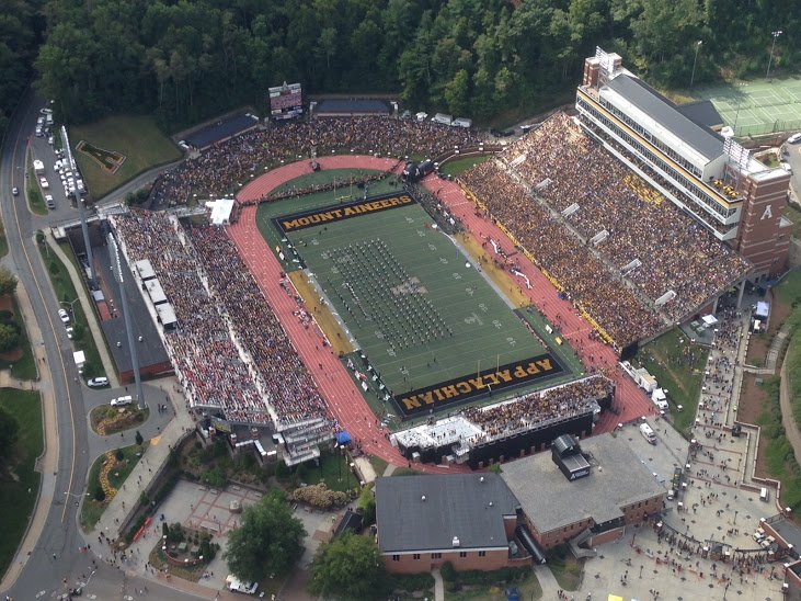 appstate's tweet photo. Moments away from kickoff. Welcome to the Rock! GO MOUNTAINEERS!!! https://t.co/ObQ7sLGoDY