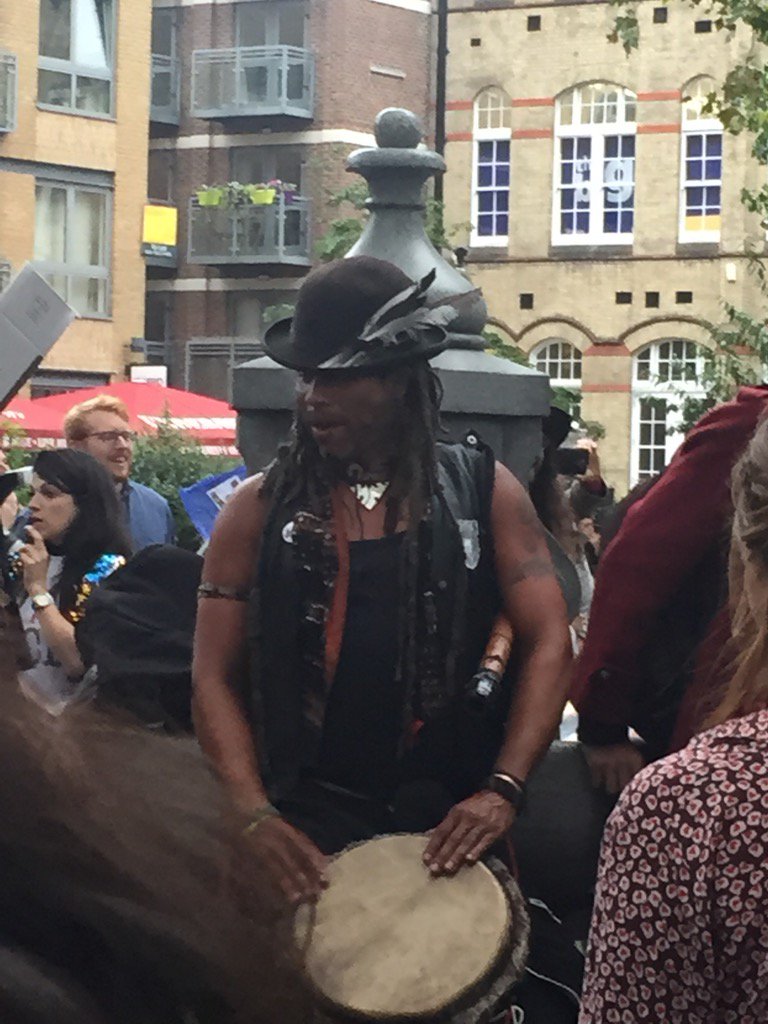 AllySedgwick's tweet image. #savepassingclouds