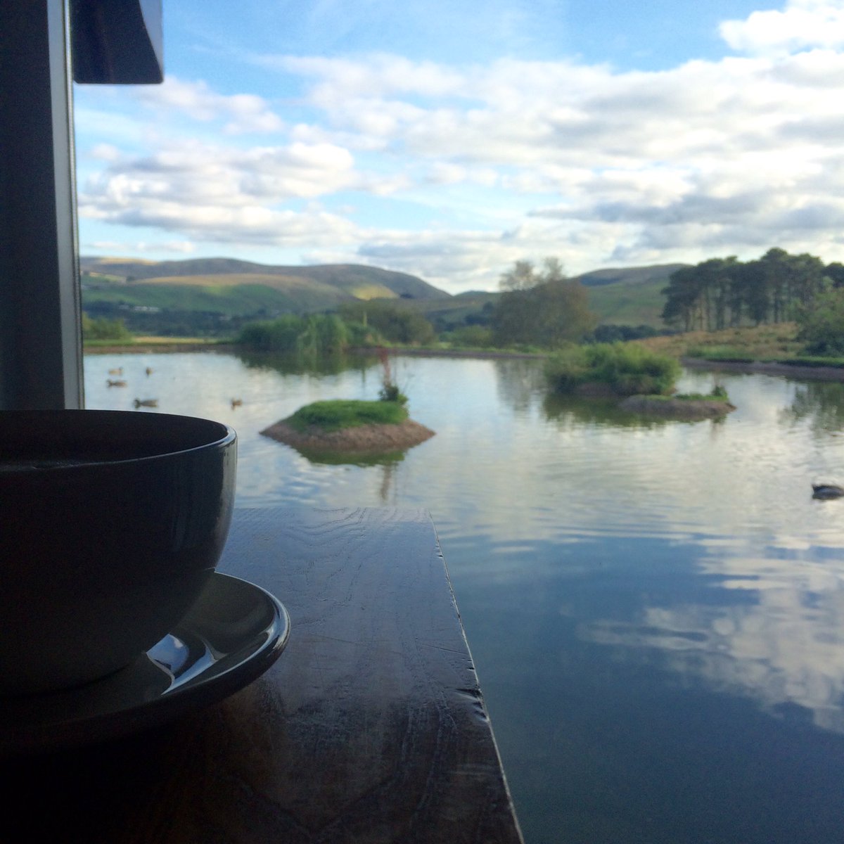 EmmaMooreCoUk's tweet photo. Work has had worse views 😍😍 #tebay #cumbria #coffeeandaview https://t.co/RhHCsyM9rl