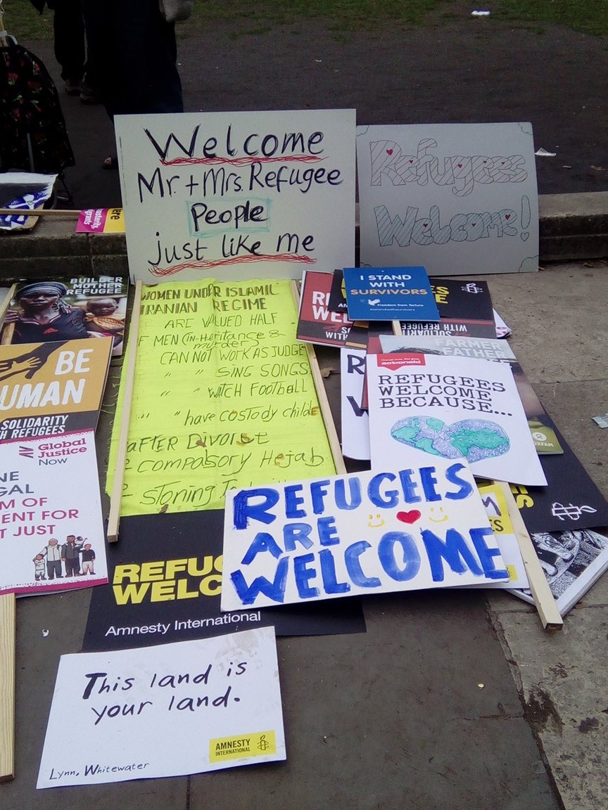 Voice_of_Salam's tweet photo. #refugeeswelcome #WeStandWithYou #westandwithrefugees #RightSideofHistory https://t.co/m5mMRYYHcz