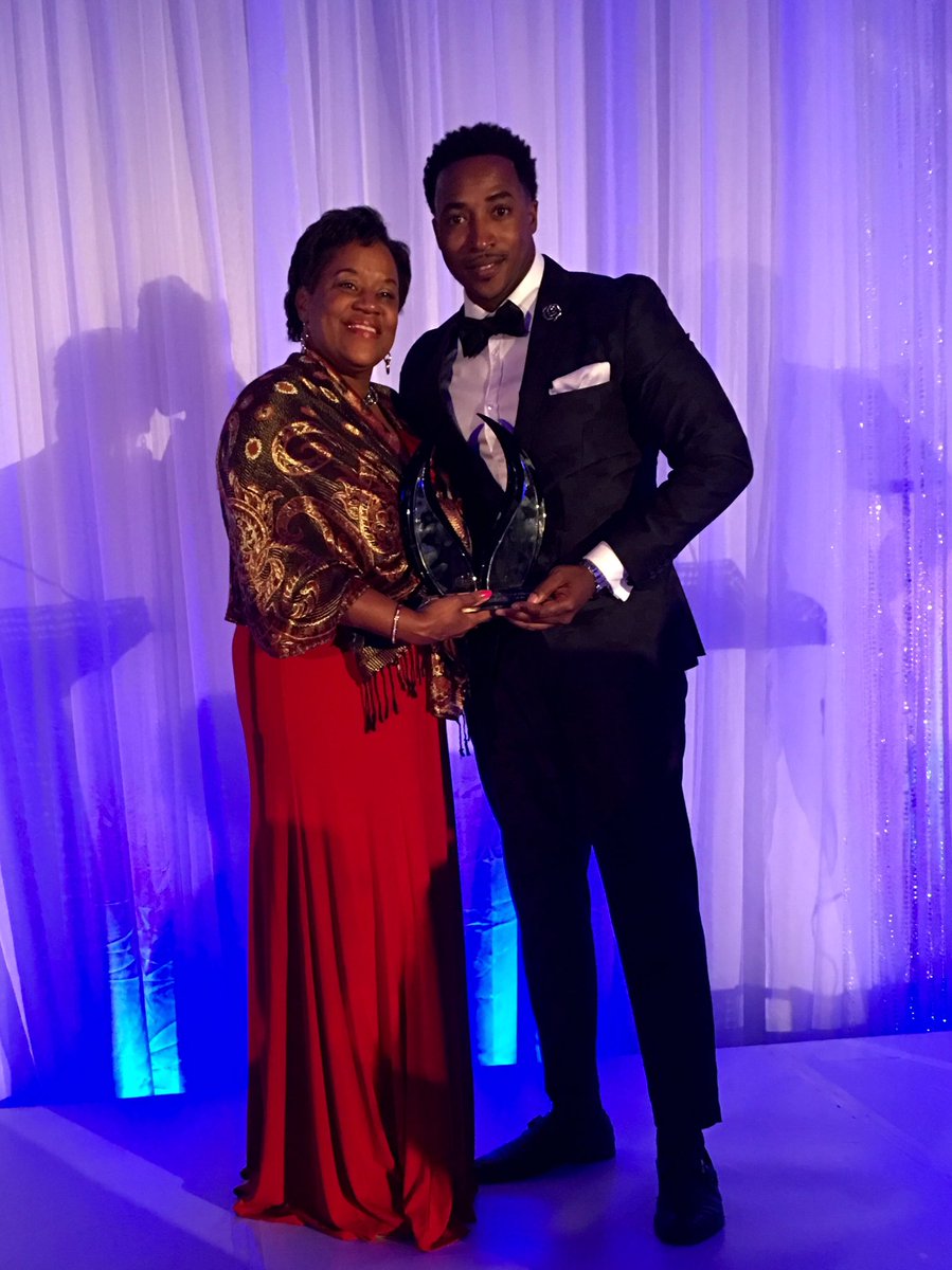t1sky27's tweet photo. Grady Health System wins the 2016 Corporation of the Year from the Georgia Minority Supplier Development Council! https://t.co/8aHKLbE5oR