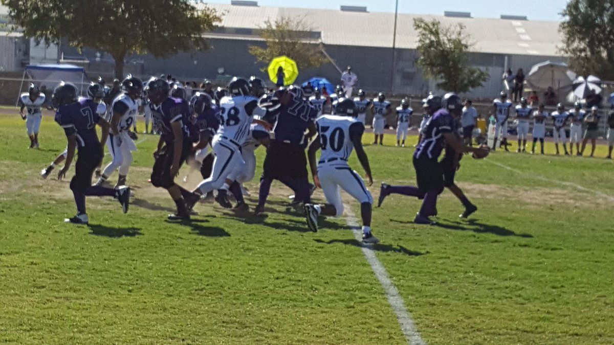 SocorroBulldogs's tweet photo. 8th Grade Serna vs. Montwood! #GoWolves #GoBulldogs #FutureBulldogs #SernaWolves https://t.co/VhcdyIKYJA