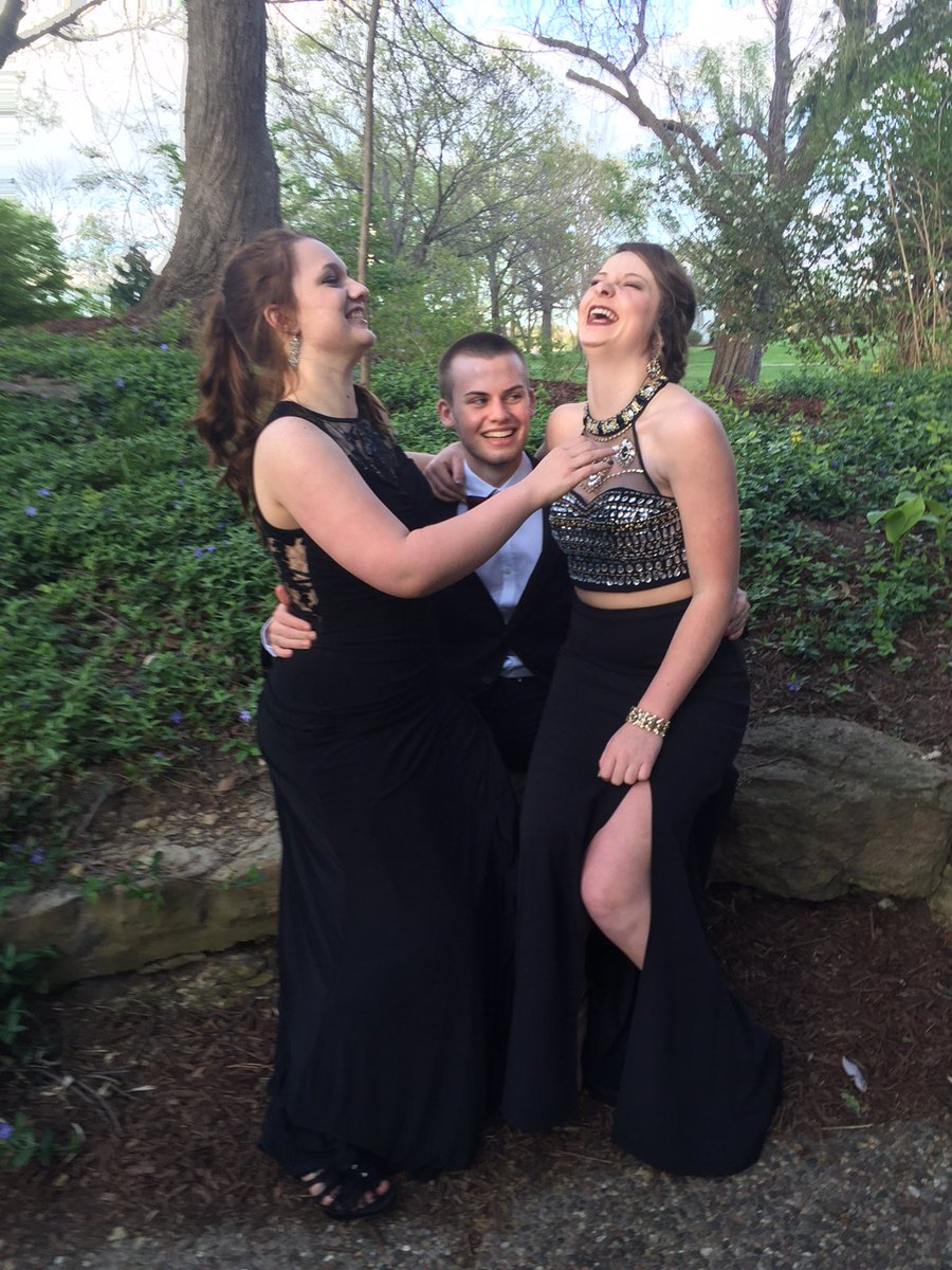 sydneydurb's tweet photo. one of my favorite #MASCmemories is this trio (who met at #fulton14) @MASCstuco https://t.co/qZyQmcRUT9