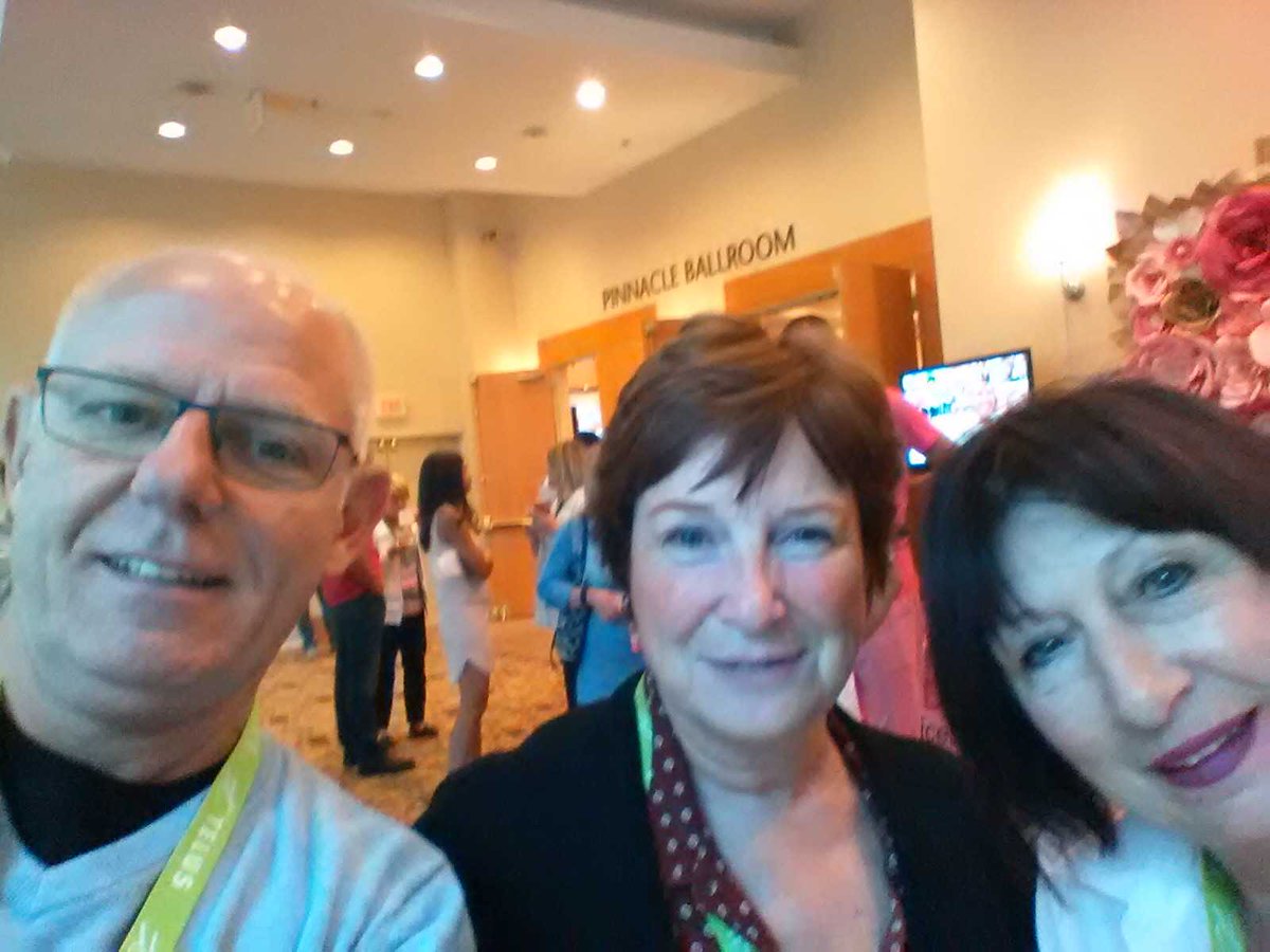 nursenextdoorms's tweet image. B.C. Partners and Ontario #weareboldpink @nursenextdoor #YVR2016 #carevention