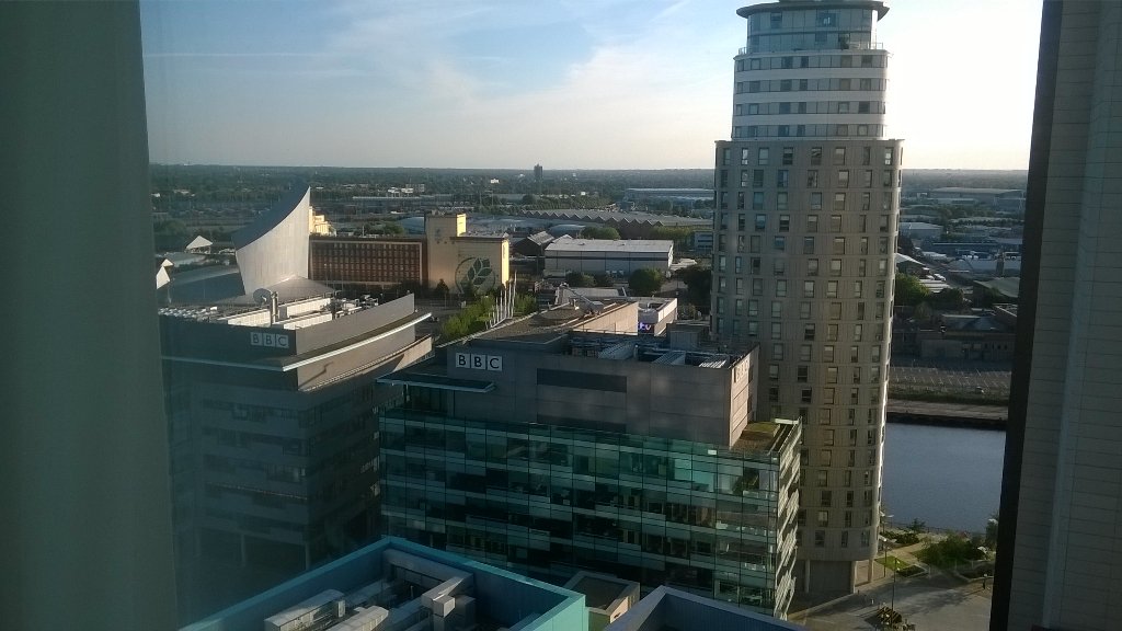 JeremyTzen's tweet photo. A room with a view in Mancs! Note the Coronation Street lot between the two towers! https://t.co/Dfylb7EefI
