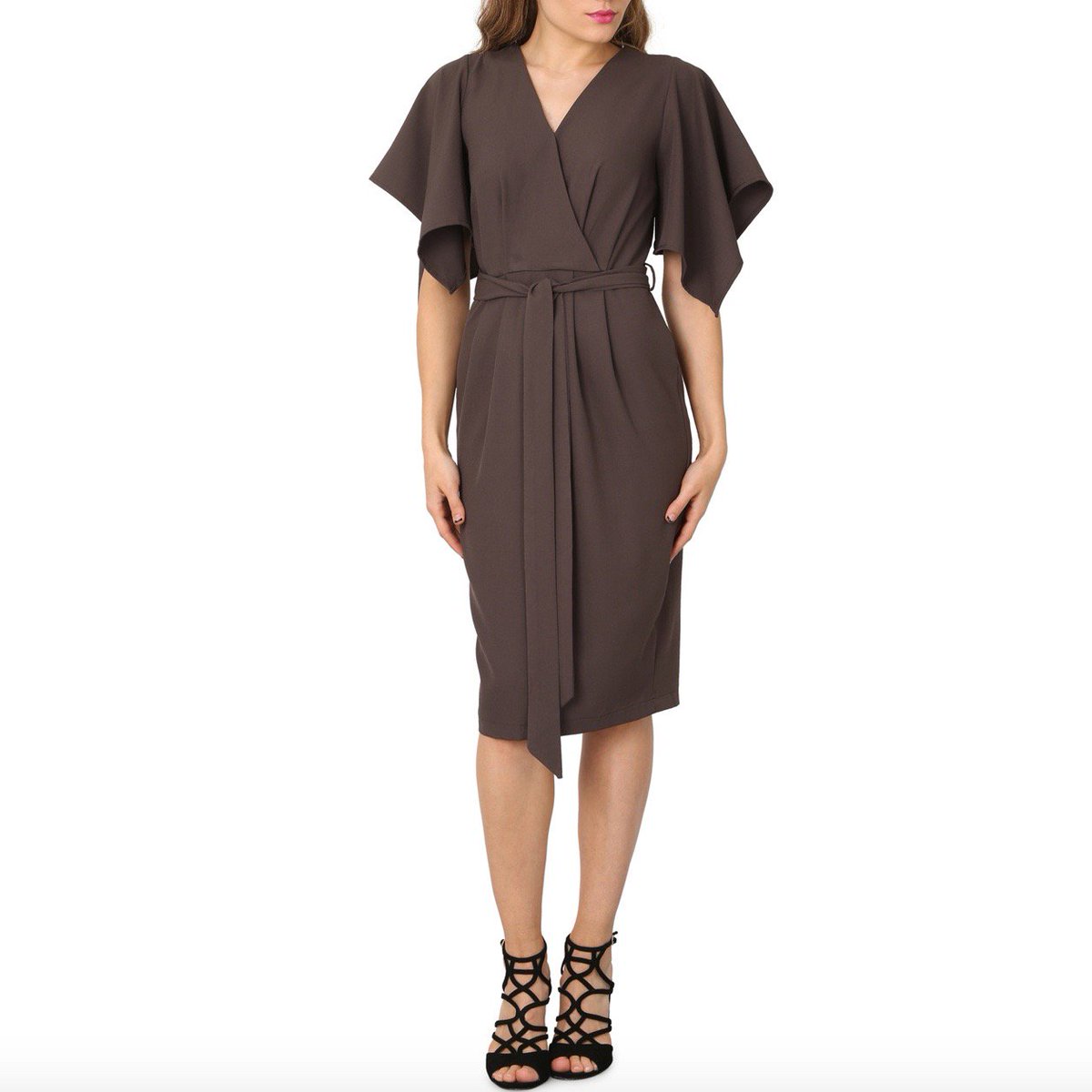 We're beyond obsessed with Izabel's kimono dress, the perfect way to start the work week  > bit.ly/2cyz1Zu
