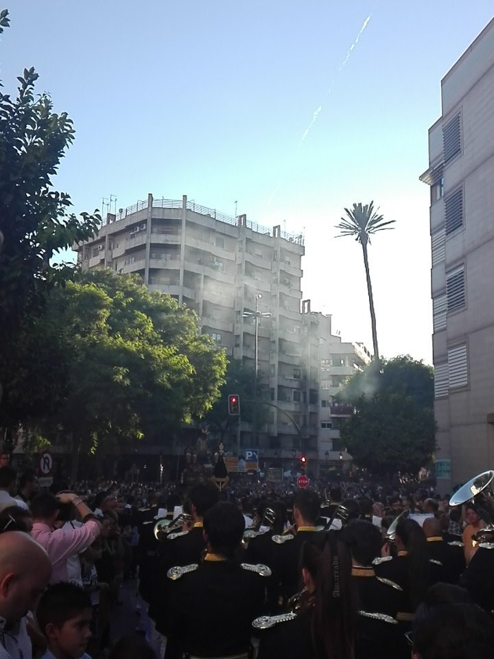 📷 #MagnaHuelva2016 Se aleja el Cristo de la Preciosa Sangre