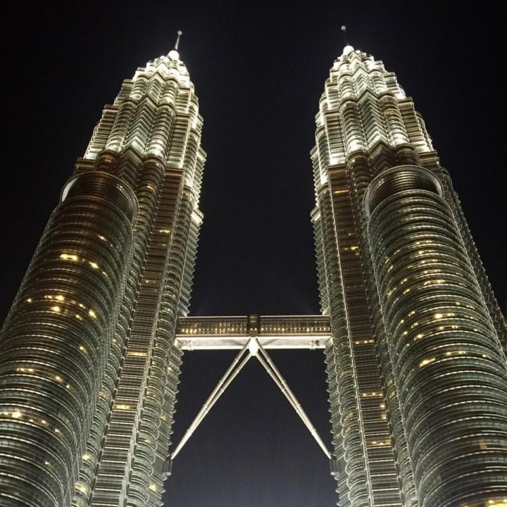 Join my LIVE > Malam on #BIGOLIVE. web.live.bigo.sg/2122385291#aij…