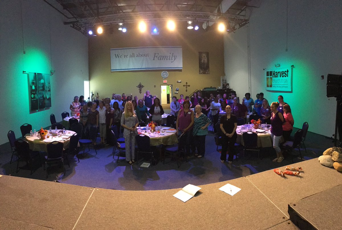 VickieGarza's tweet photo. @BethMooreLPM #Lproof16 #LPLsimulcast #fb@_havestchurch waiting for 2nd session Harvest Church, Coconut Creek, Fl https://t.co/pVcLOunFcg