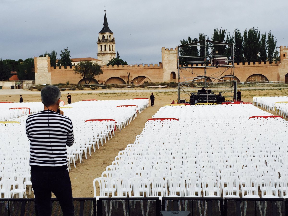 MelaMelamusic's tweet photo. .@SDalmaoficial hoy con su #DalmaTour en La Muralla de Alcalá de Henares 
#DalmaTour 
#ConciertosDeLaMuralla https://t.co/lAQwHNgDDE